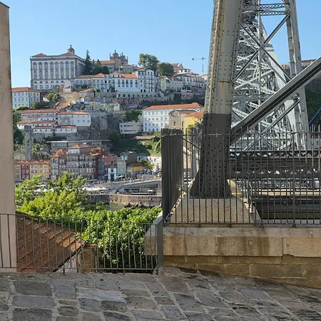 House With Hottub By Douro River & Iconic Bridge Holiday home *